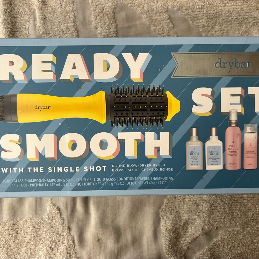Drybar Single Shot Blowdryer Brush gift set